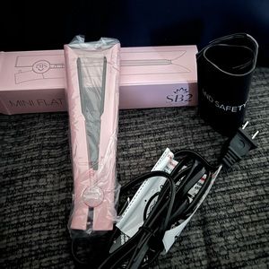 Mini flat iron a brand new